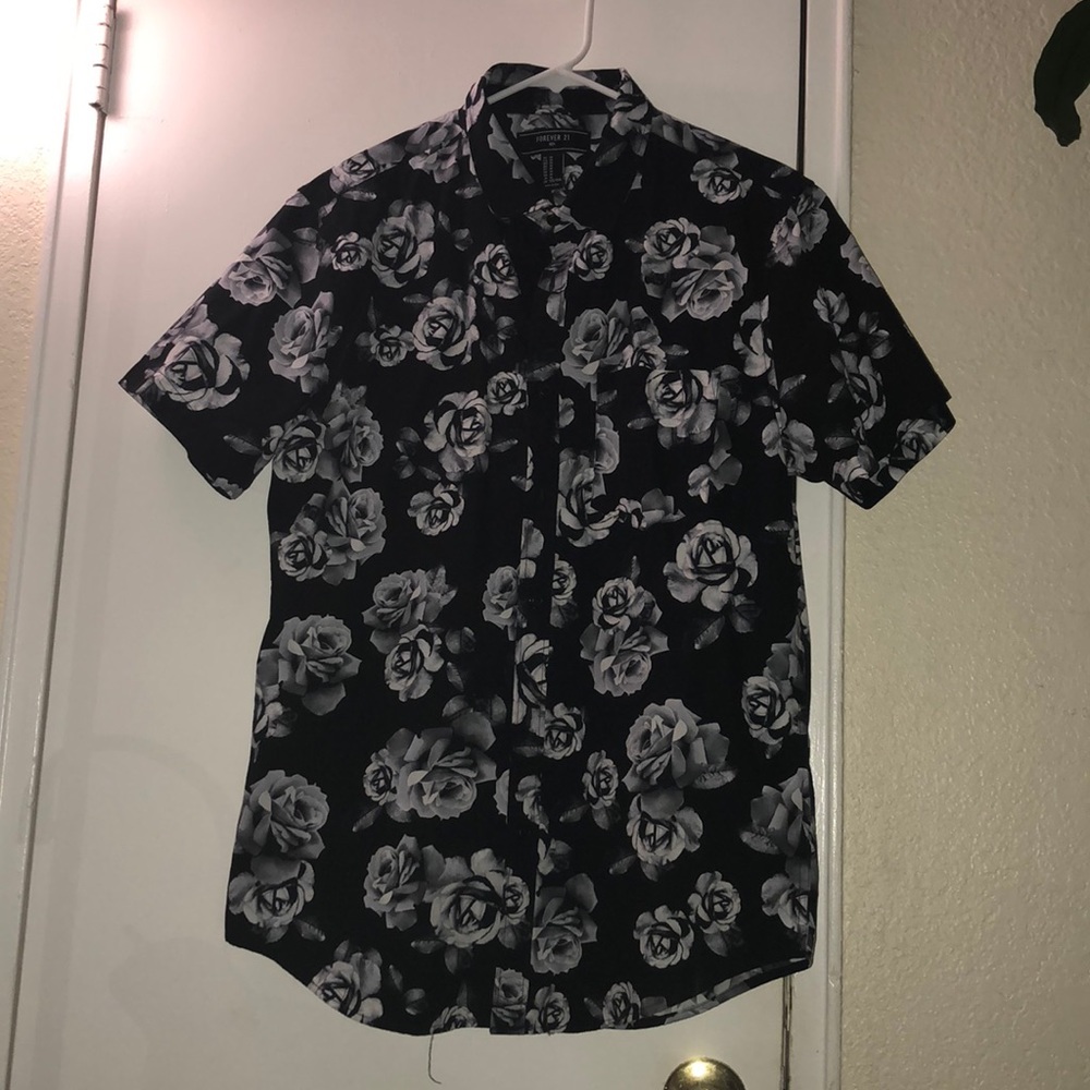 Roses Button up Shirt!